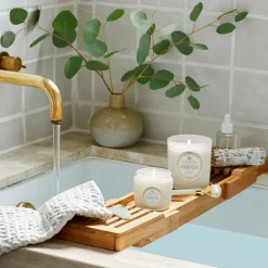 Voluspa Eucalyptus & White Sage|Classic Candles|Eucalyptus & White Sage