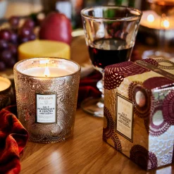 Voluspa Classic Candles|Gilt Pomander Hinoki|Gilt Pomander & Hinoki