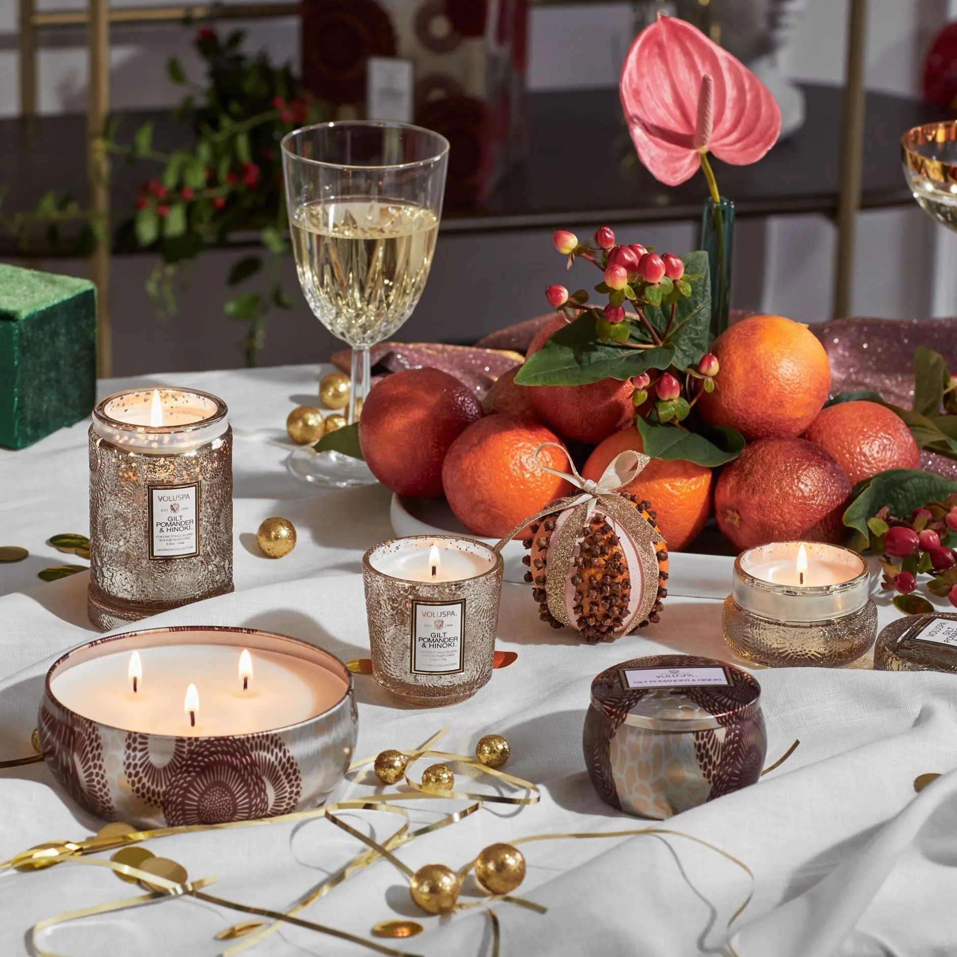 Voluspa Gilt Pomander Hinoki|3 Wick Tin|Gilt Pomander & Hinoki