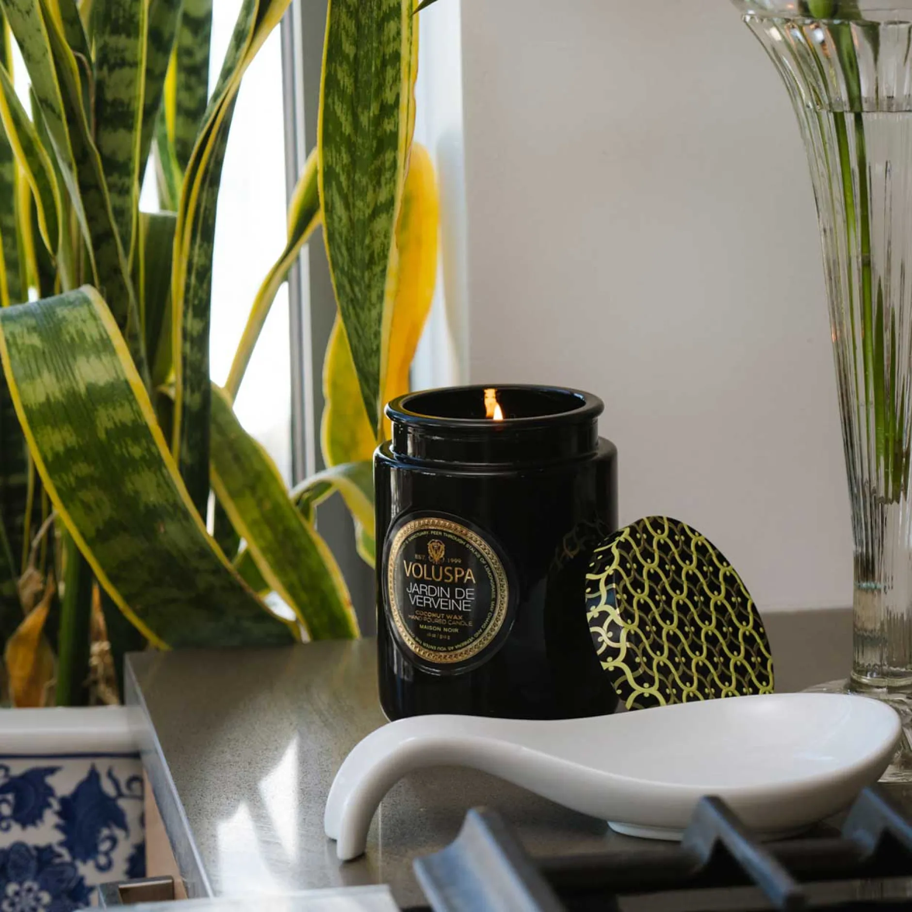 Voluspa Jardin De Verveine|Large Jars|Jardin De Verveine