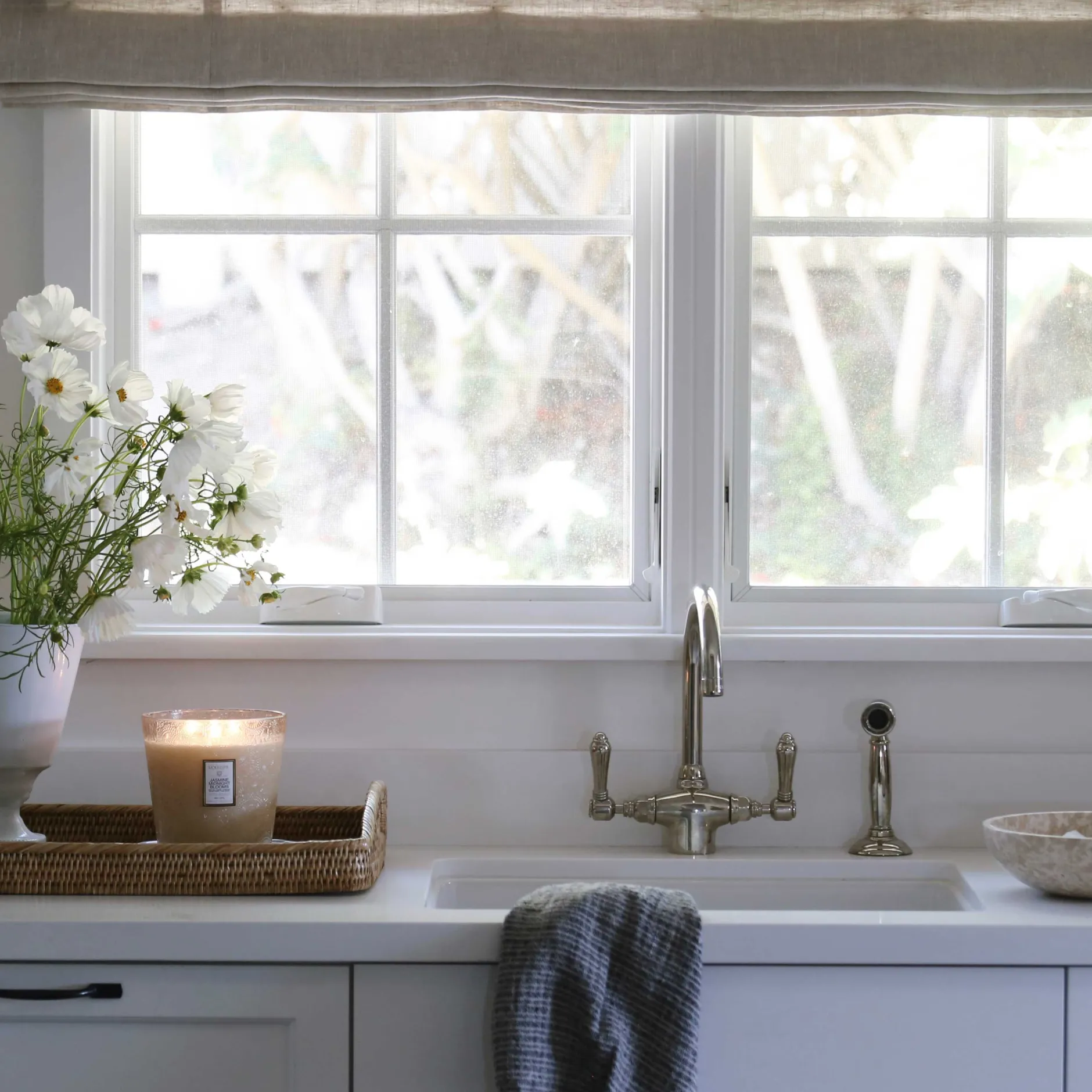 Voluspa Jasmine Midnight Blooms|3 Wick Hearths + Luxe|Jasmine Midnight Blooms