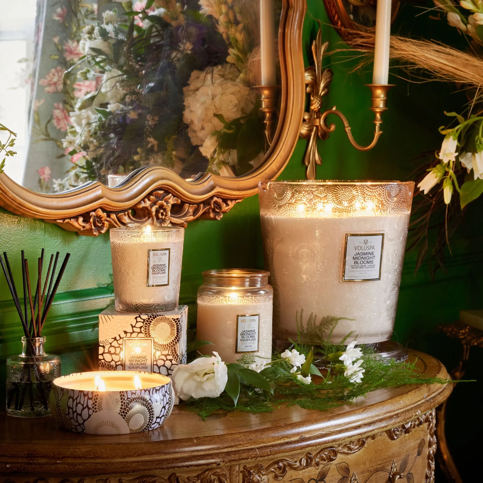 Voluspa Jasmine Midnight Blooms|5 Wick Hearths|Jasmine Midnight Blooms