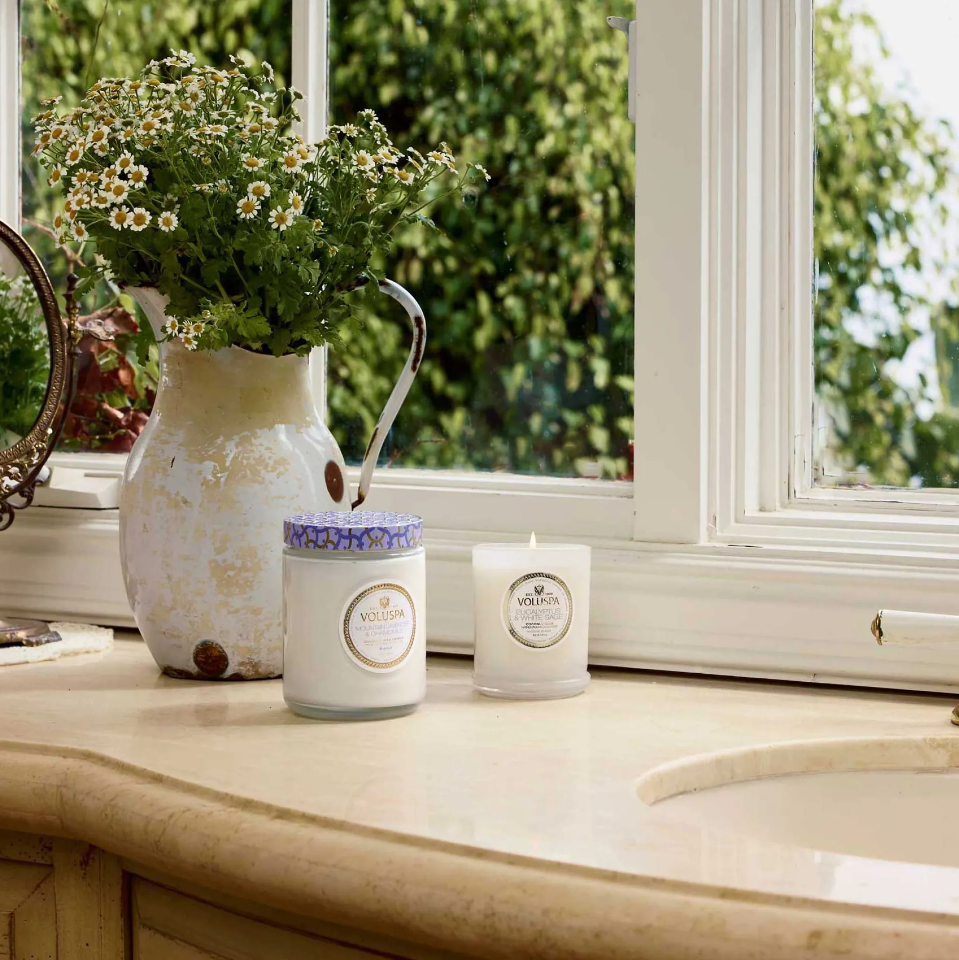 Voluspa Large Jars|Mountain Lavender & Chamomile|Mountain Lavender & Chamomile