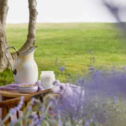 Voluspa Large Jars|Mountain Lavender & Chamomile|Mountain Lavender & Chamomile