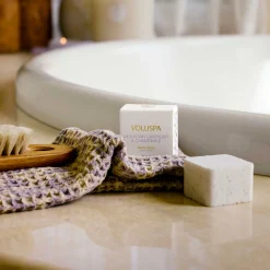 Voluspa Mountain Lavender & Chamomile|Mountain Lavender & Chamomile