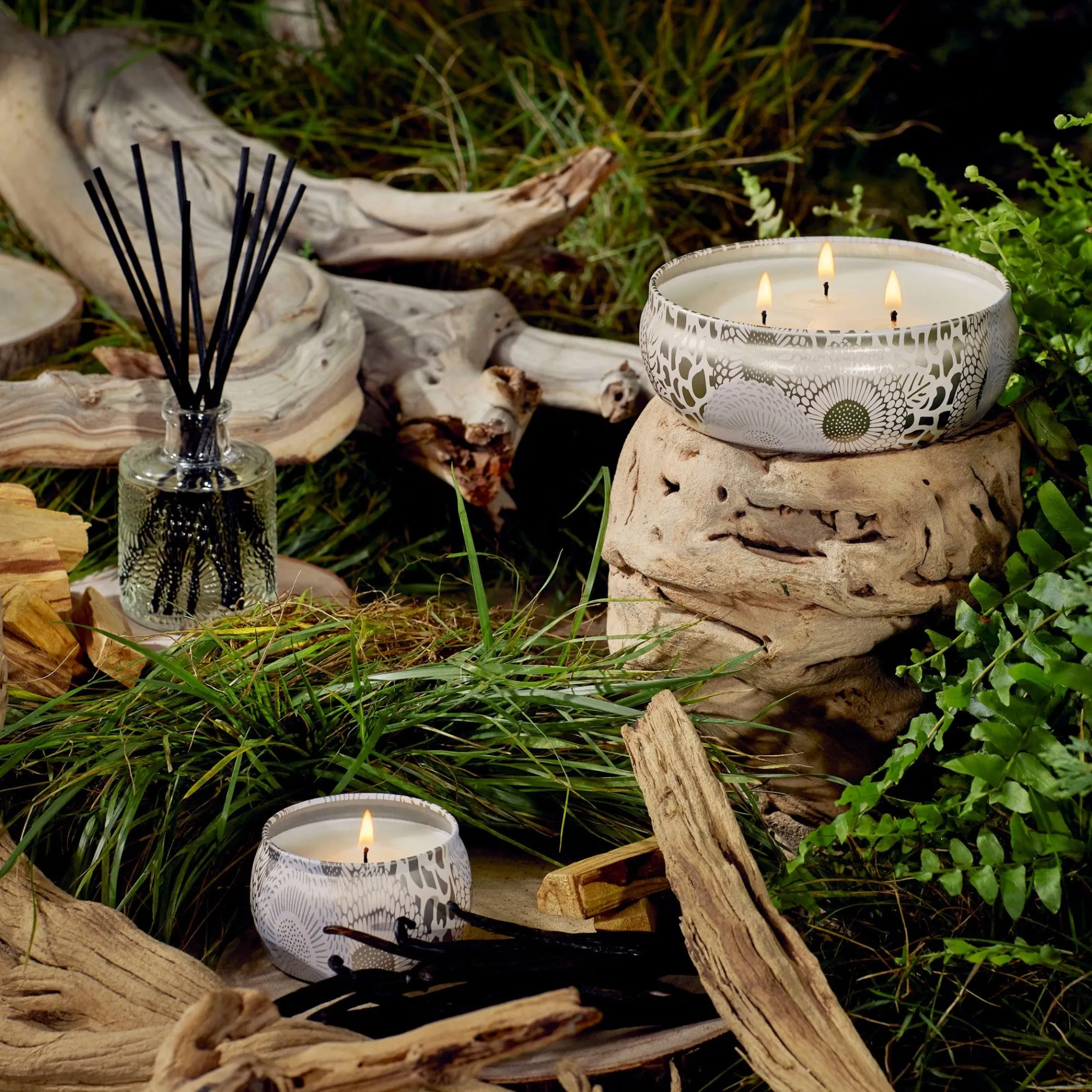 Voluspa Santal Vanille|3 Wick Tin|Santal Vanille