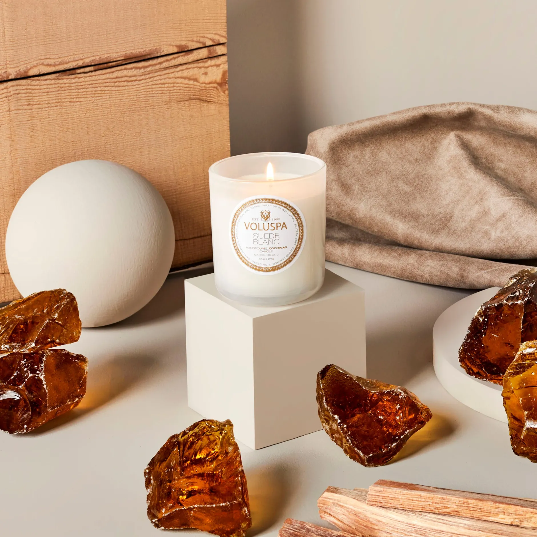 Voluspa Classic Candles|Suede Blanc